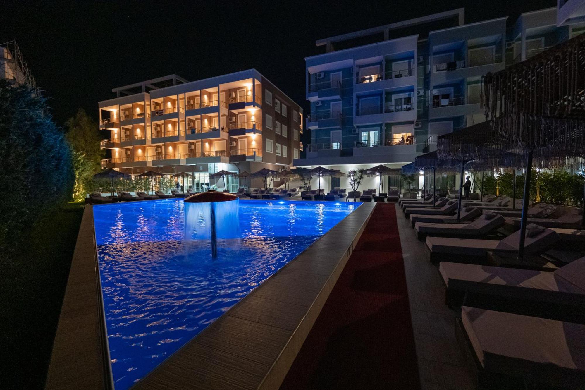Gest Hotel Radhimë Exterior foto